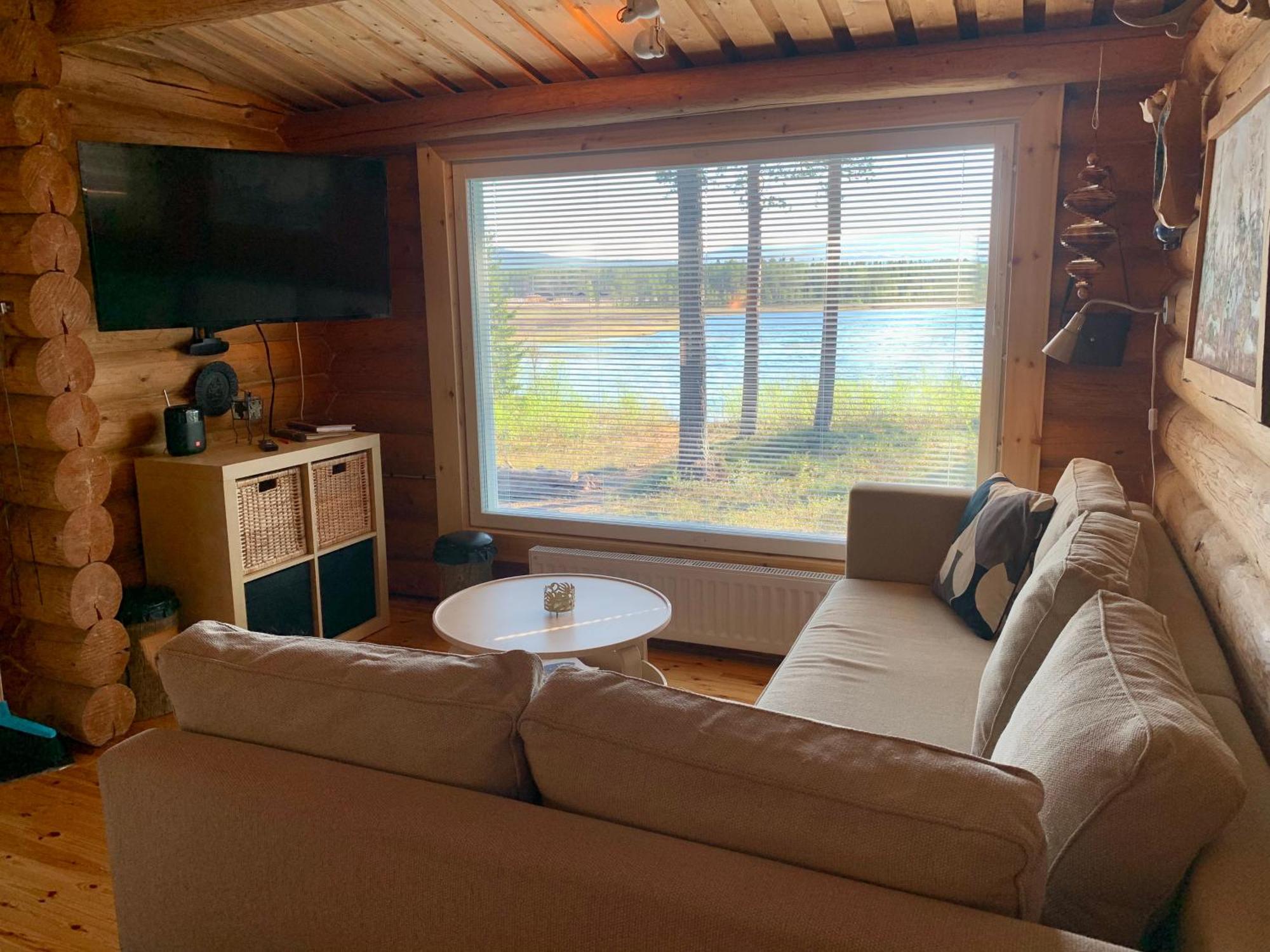 Kaupinmaja, Yllaes, Aekaeslompolo, Lapland - Log Cabin With Lake And Fell Scenery Exterior foto